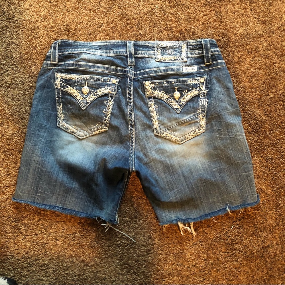 Women’s Miss Me Mid-Rise Easy Bermuda cutoff short